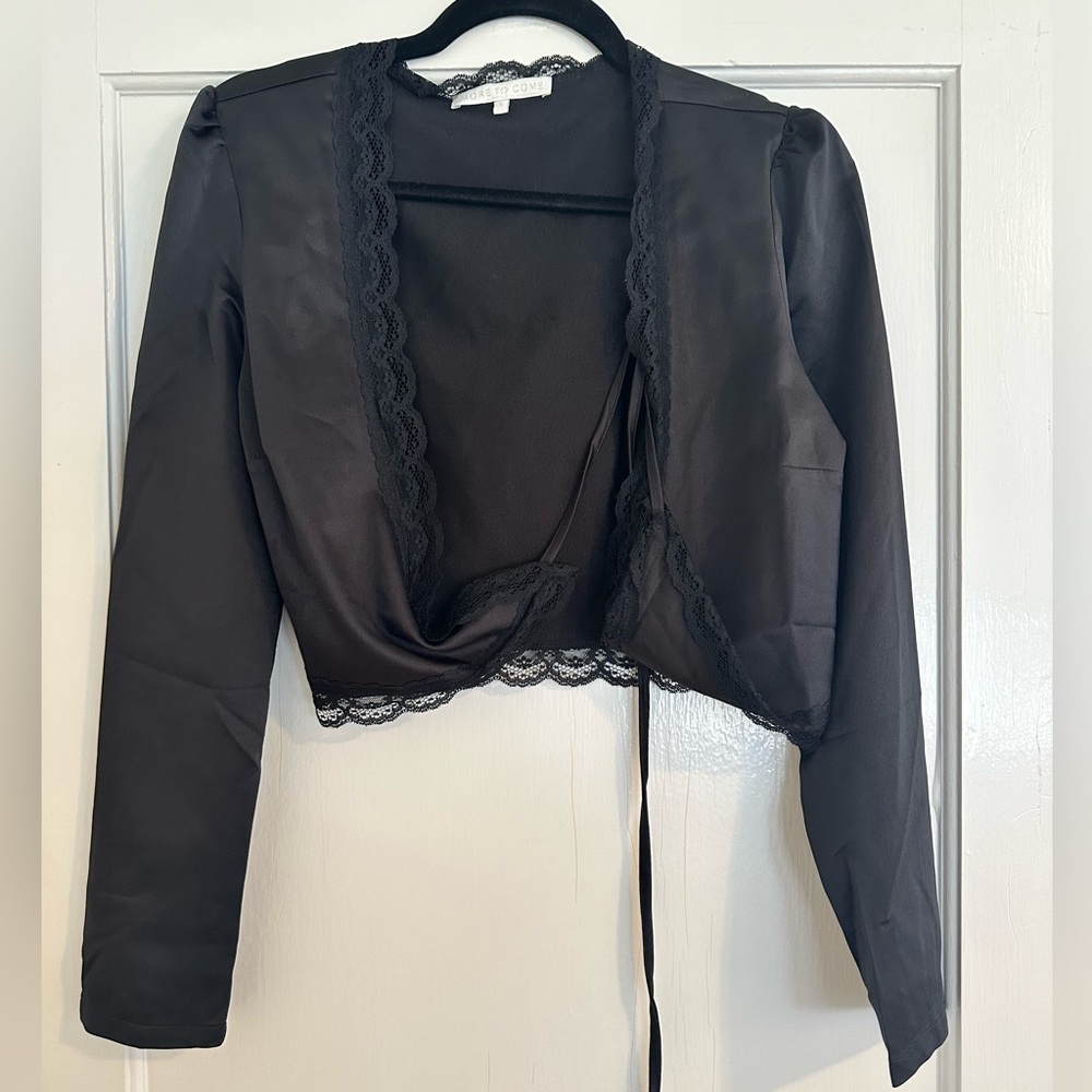 more to come never worn black long sleeve crop top blouse size small
